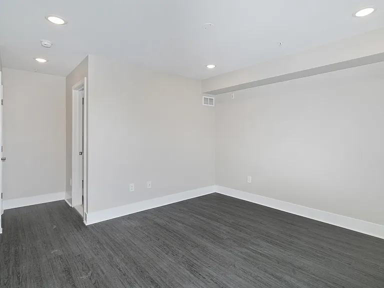 636 Christian St #B — Photo 11