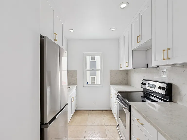 245 Aster St #7 — Photo 3