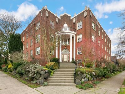 1100 17th Avenue #302, Seattle, WA, 98122