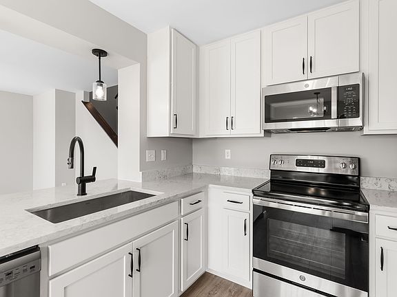 5th image of 1014 Taylor Green Dr