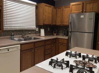 618 N Union St, Staunton, IL 62088