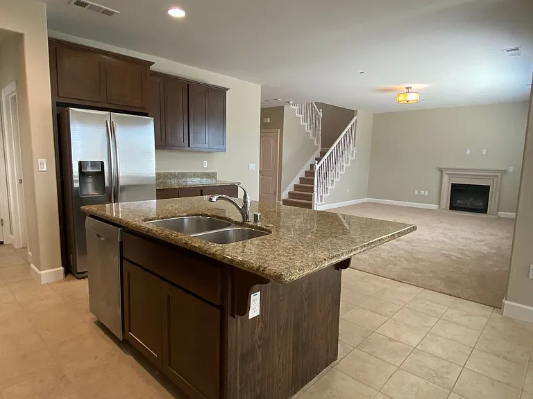 2600 Whitehorse Way — Photo 5