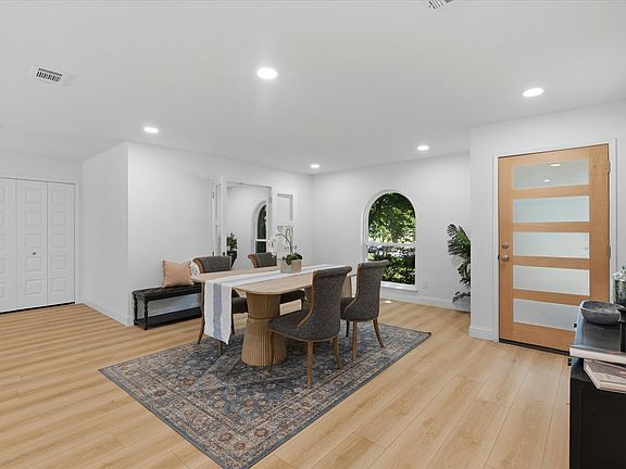 5th image of 2039 Chestnut Rd