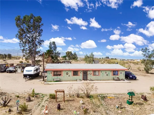 14482 Azalea Rd, Phelan, CA 92371