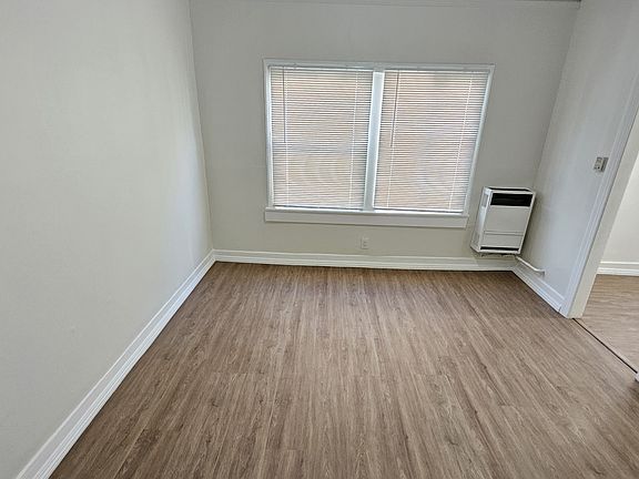 2nd image of 1005 W 23rd St APT 216