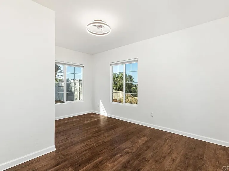 835 Barsby St #MAIN HOUSE — Photo 19