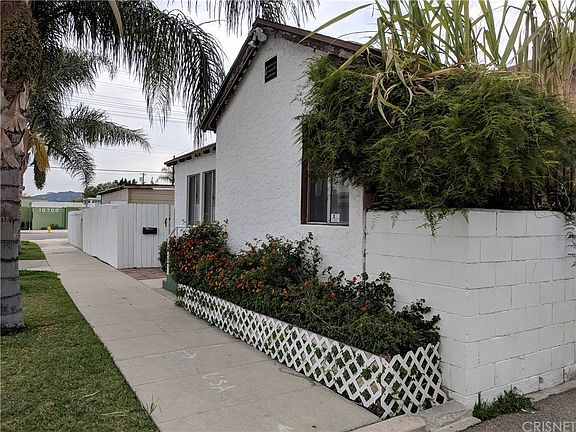 3rd image of 10701 Burbank Blvd