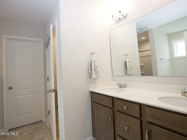 88 Kensington Dr — Photo 41