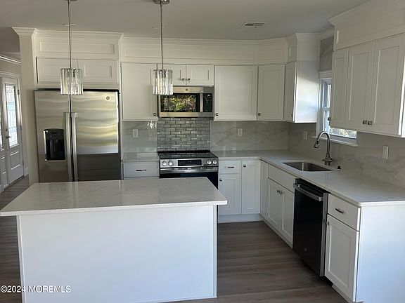 4th image of 60 Bonaire Drive
