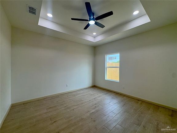 5th image of 1303 Rosewood Ln #2
