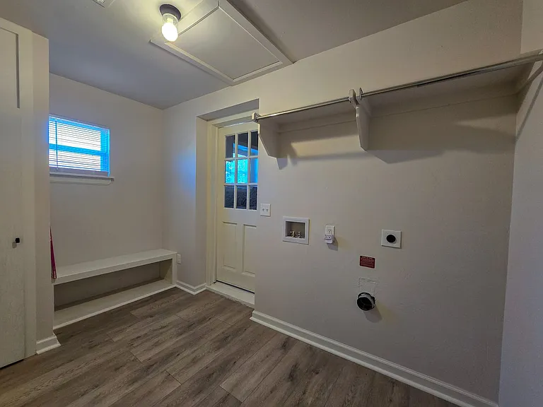 1224 N Market Ave — Photo 13