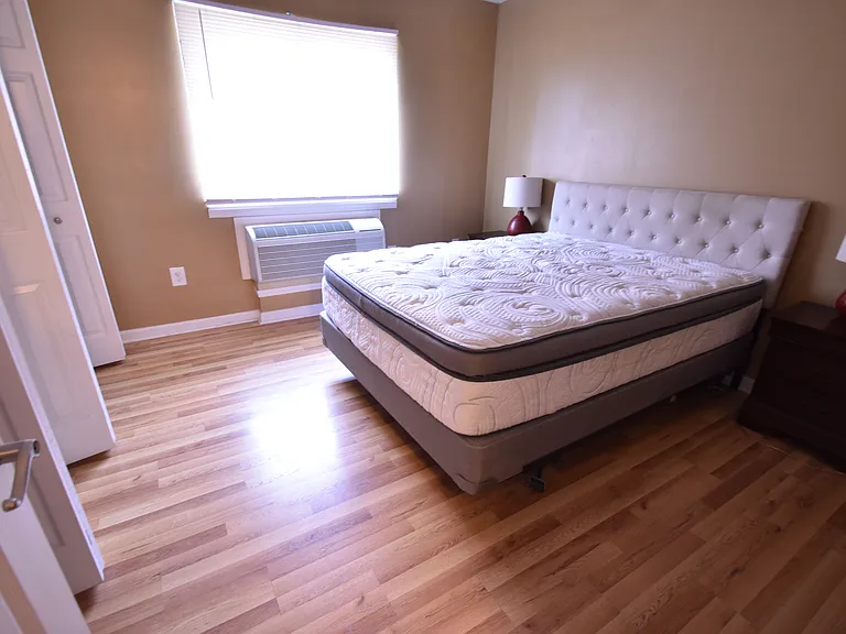 430 Adams St #3 — Photo 5