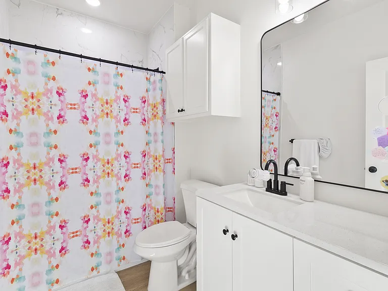 211 W Symmes St #101 — Photo 14