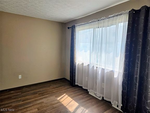 5th image of 265 University Ave