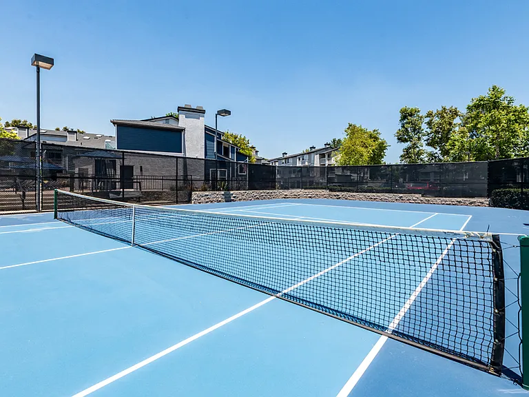Aliso Creek Apartments — Photo 14