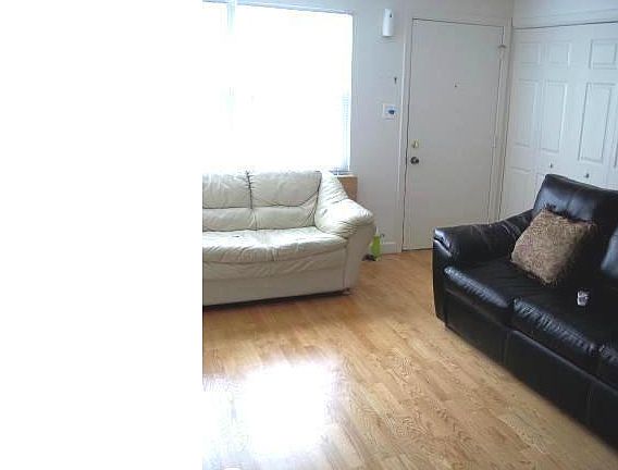 4th image of 704 Glenwood St