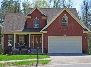 2112 Churchdown Ln, Louisville, KY 40214