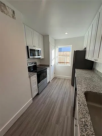 625 Papworth Ave #F — Photo 2