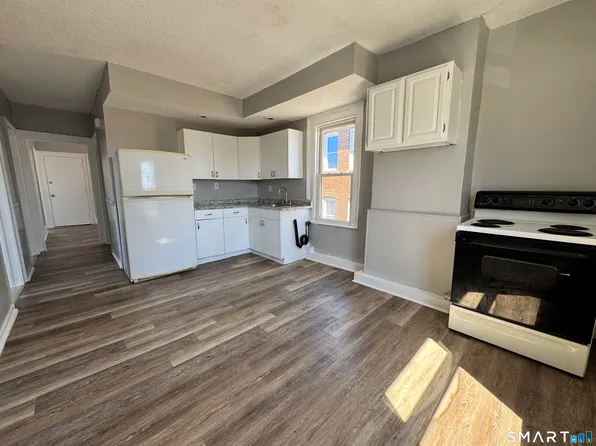 107 Hamilton St, Hartford, CT 06106