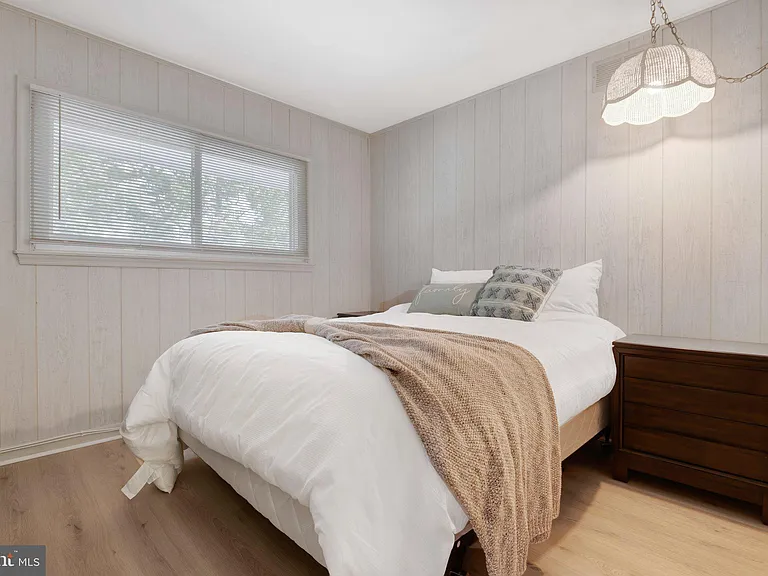 1323 Magnolia Ave — Photo 21