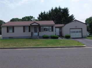 33 Eagle St, Ware, MA 01082