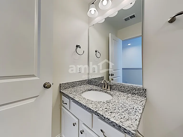 149 Blackstone Dr — Photo 12