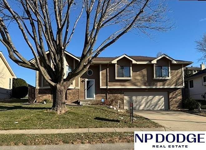1st image of 1423 N 159th St