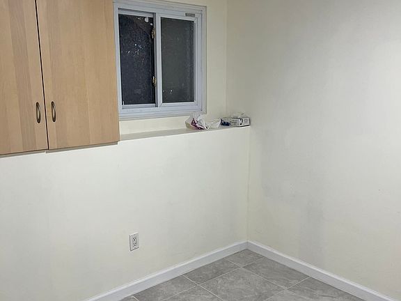 4th image of 60 Scott Ave Floor 1