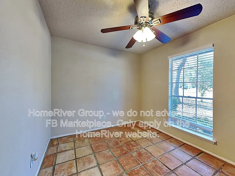 1402 Fair Oaks Blvd — Photo 16