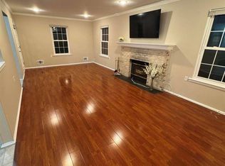 302 Wellington Pl, Aberdeen, NJ 07747