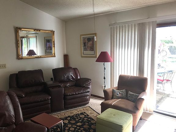5th image of 1389 ROSE HILL Drive E
