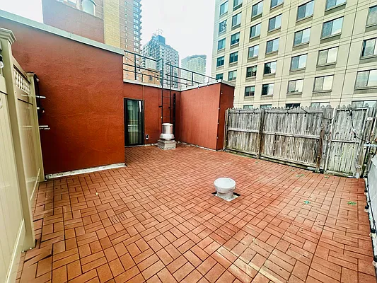 Rented by Compass | media 12