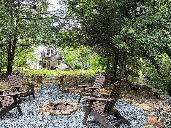 2nd image of 283 Rainbow Hill Dr