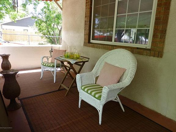 4th image of 211 N Locke Ave