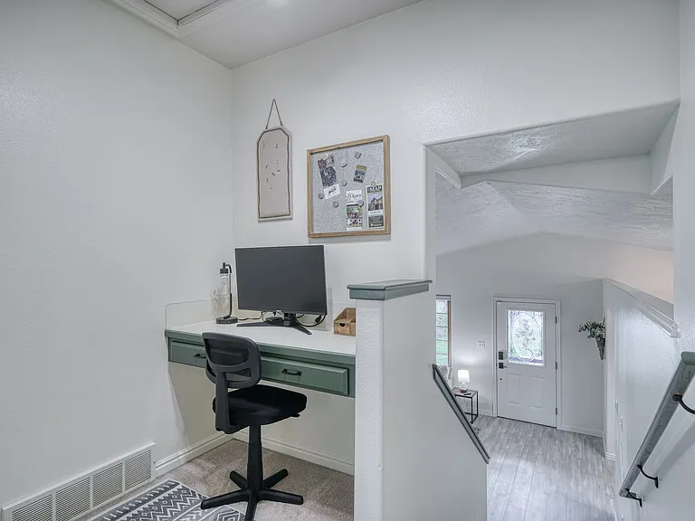 741 Clarence Ct — Photo 34