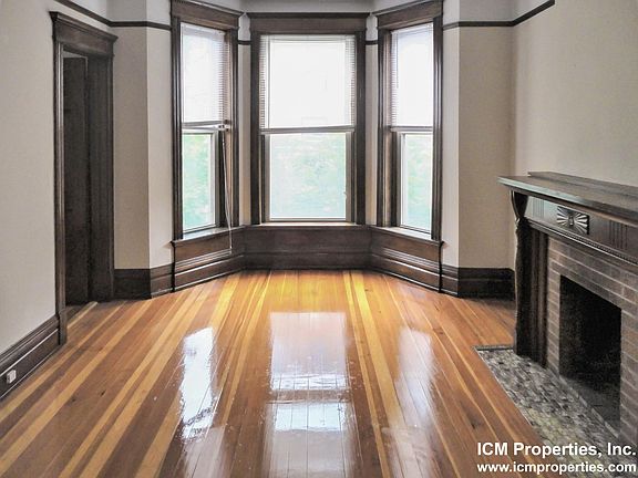 5th image of 863 W Wellington Ave #3