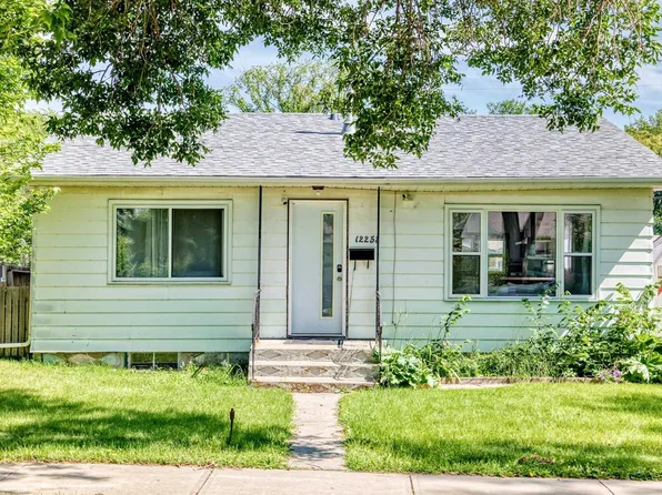 12253 94th St NW, Edmonton, AB T5G 1K2