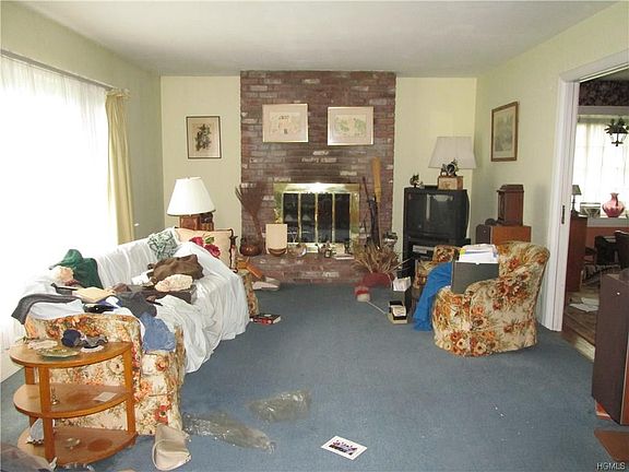 3rd image of 31 Marwood Ln