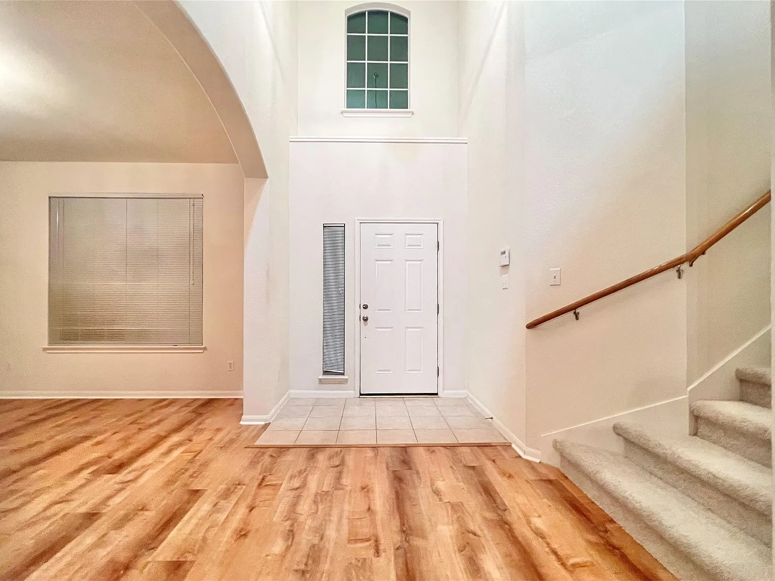 4 bed, 2.5 bath, 2416 sqft, $2,150 — Photo 3