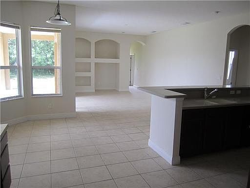 4th image of 1698 SE Minorca Ave