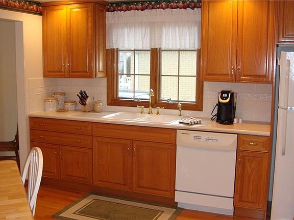 3rd image of 130 Nagel Dr