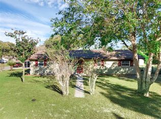 709 Dennis Ave, Fruitland Park, FL 34731