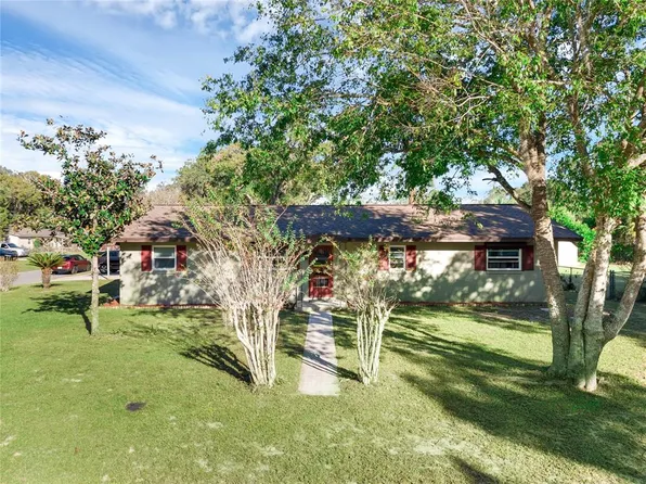 709 Dennis Ave, Fruitland Park, FL 34731