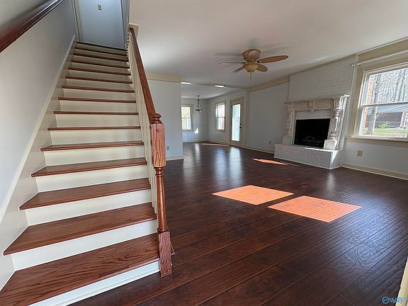 4th image of 16724 Sandy Ln