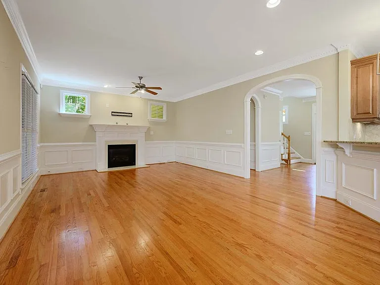 8333 Wheatstone Ln — Photo 10