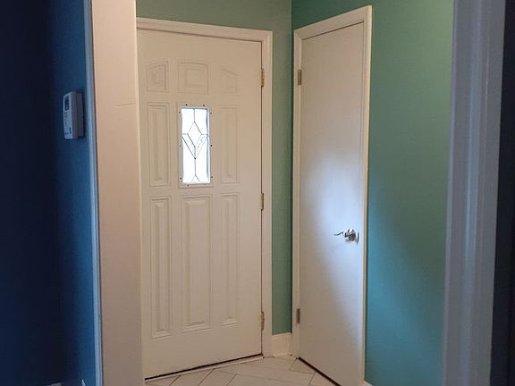 2nd image of 3 Lear Cir