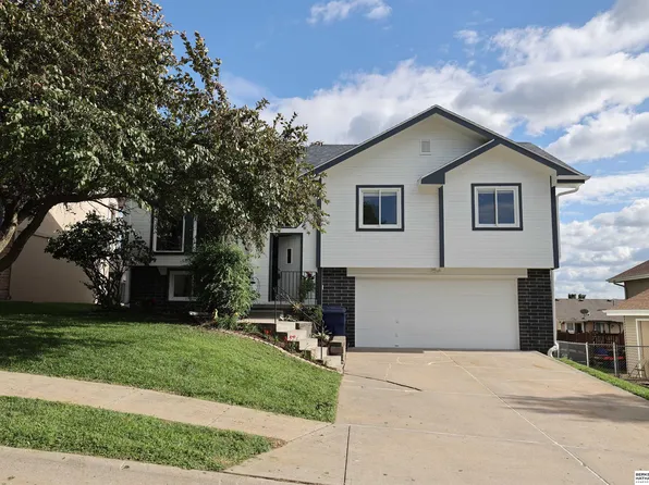 8315 Girard St, Omaha, NE 68122