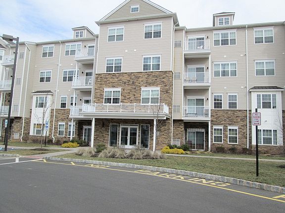 2nd image of 135 Tower Blvd #135