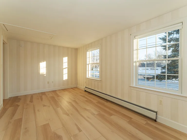 50 Laurel Cir — Photo 18
