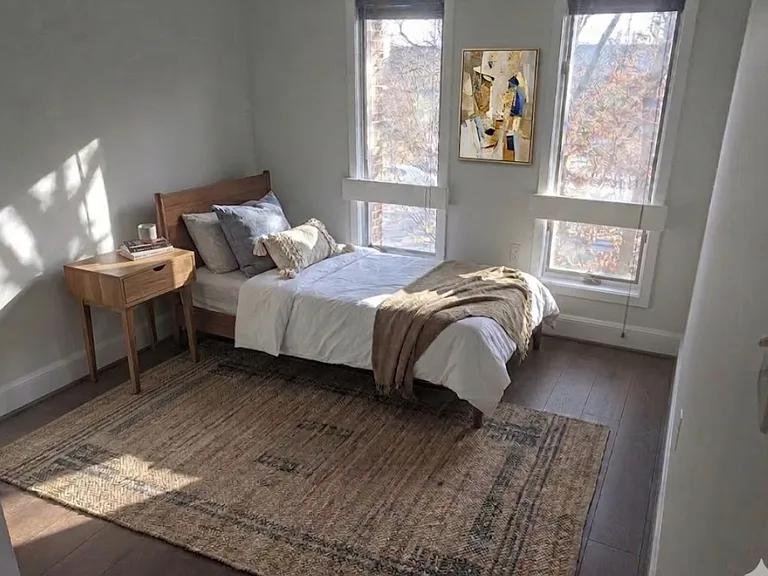 4343 Embassy Park Dr NW — Photo 7